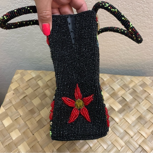 Arrow Designs Hand made beaded handbag 🌺 - Picture 8 of 12